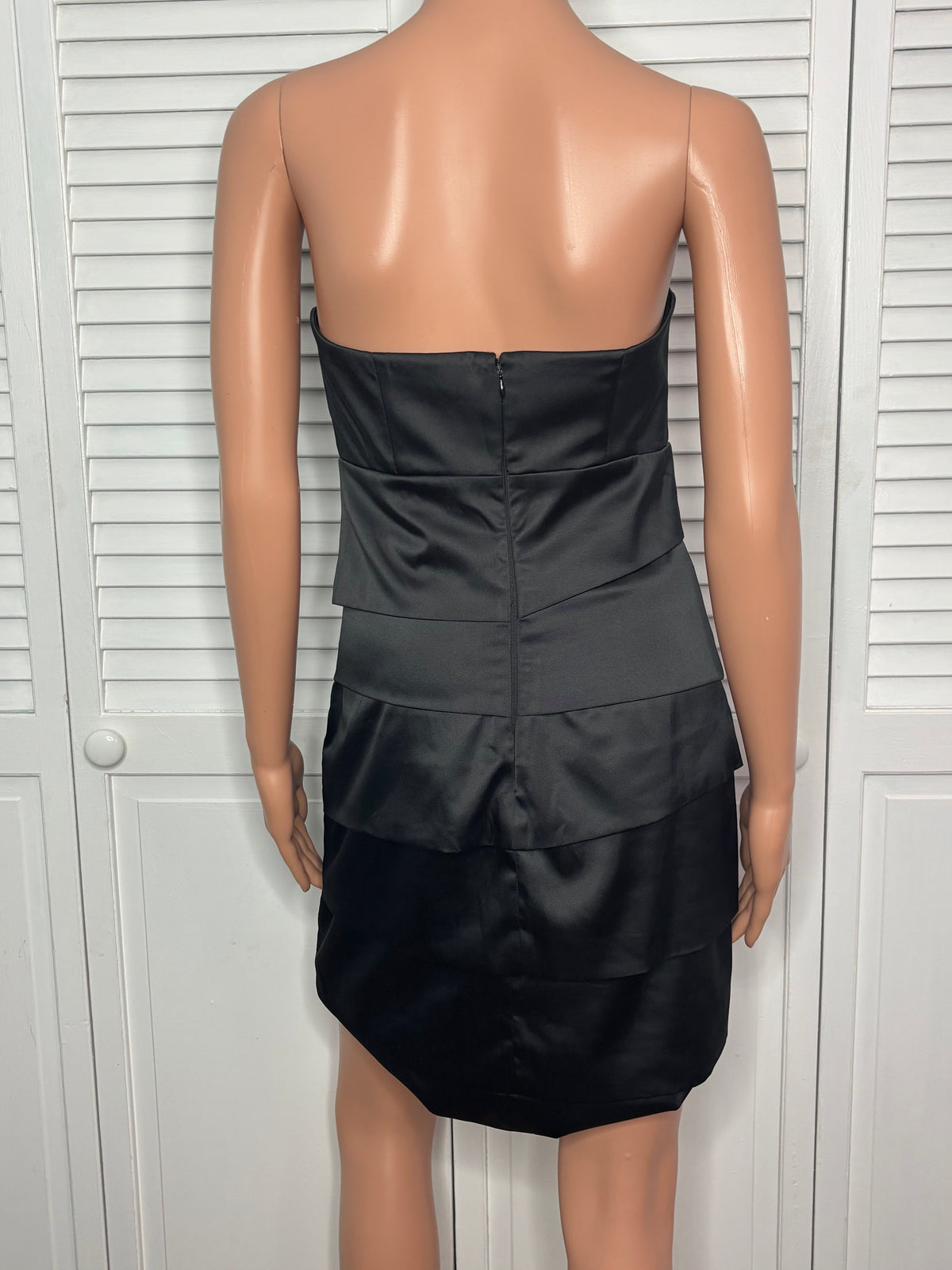 WHITE HOUSE BLACK MARKET Black Strapless Satin Tiered Cocktail Mini Dress Size 2
