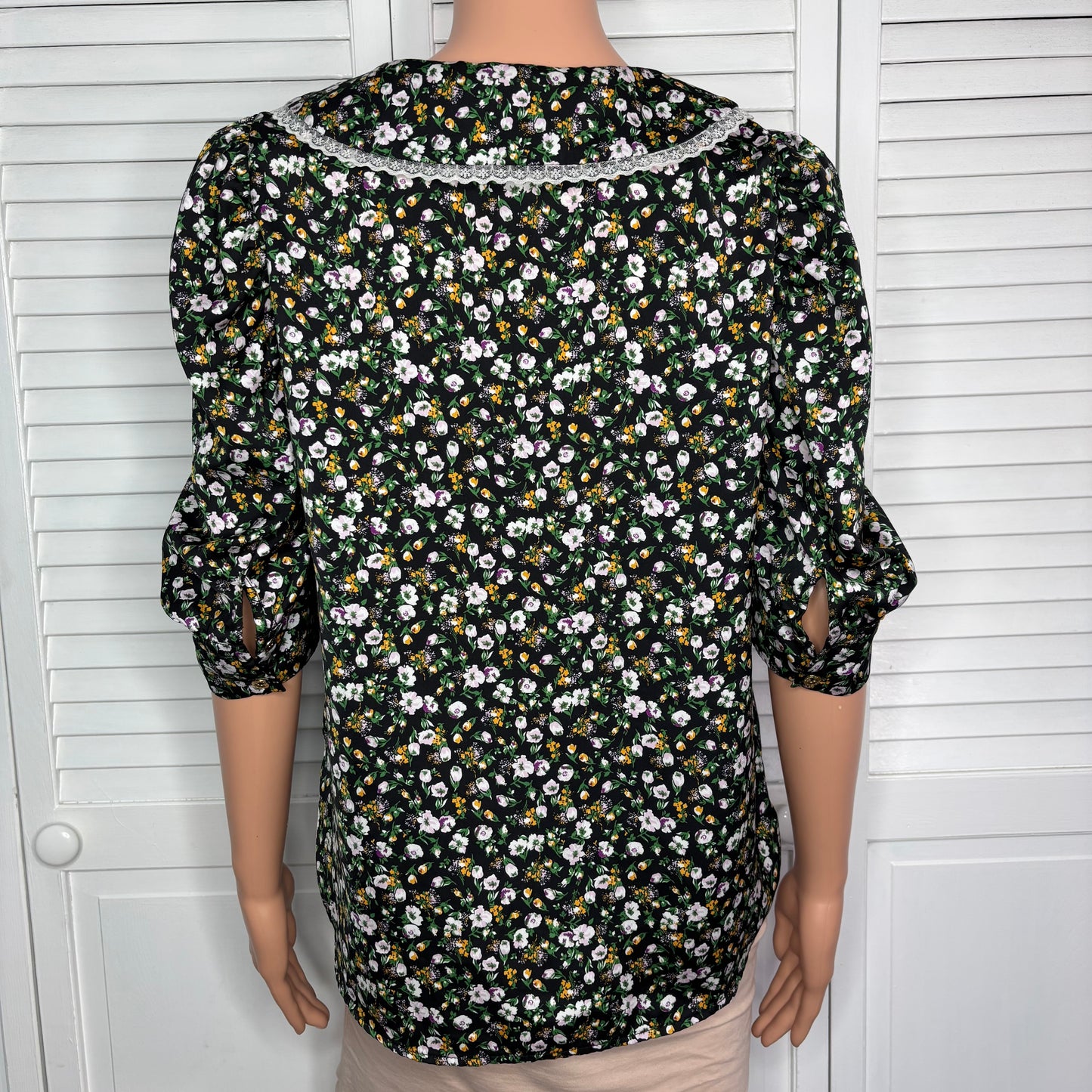 H by HALSTON Floral Lace Collar Puff Sleeve Blouse Size Medium