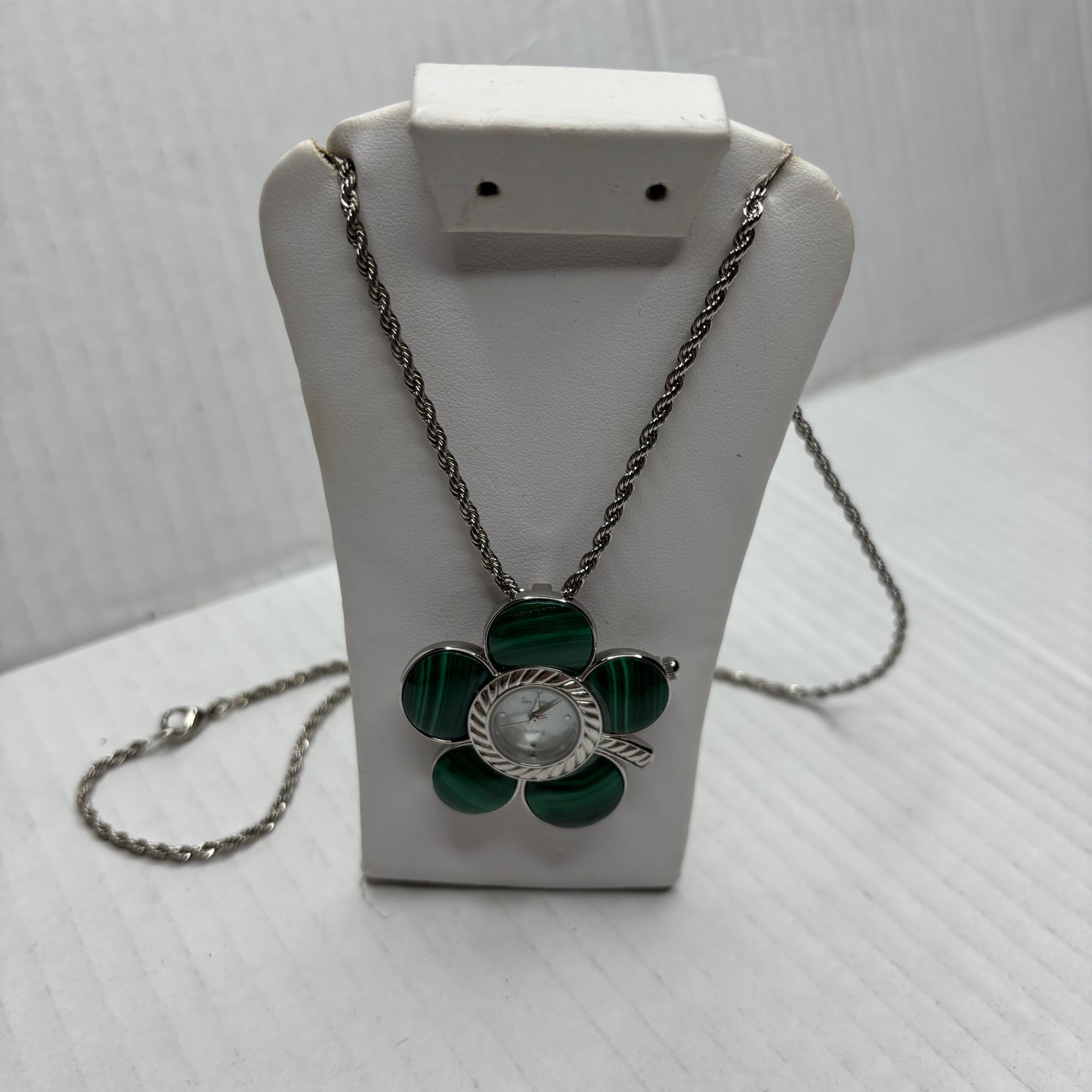 GEM ESSENCE Flower Pendant Watch
