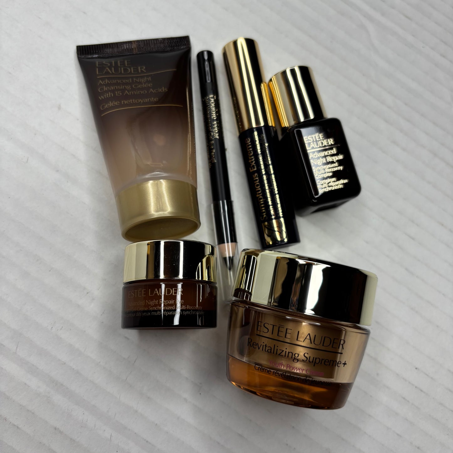New Estée Lauder Deluxe 6-Piece Skincare & Makeup Gift Set