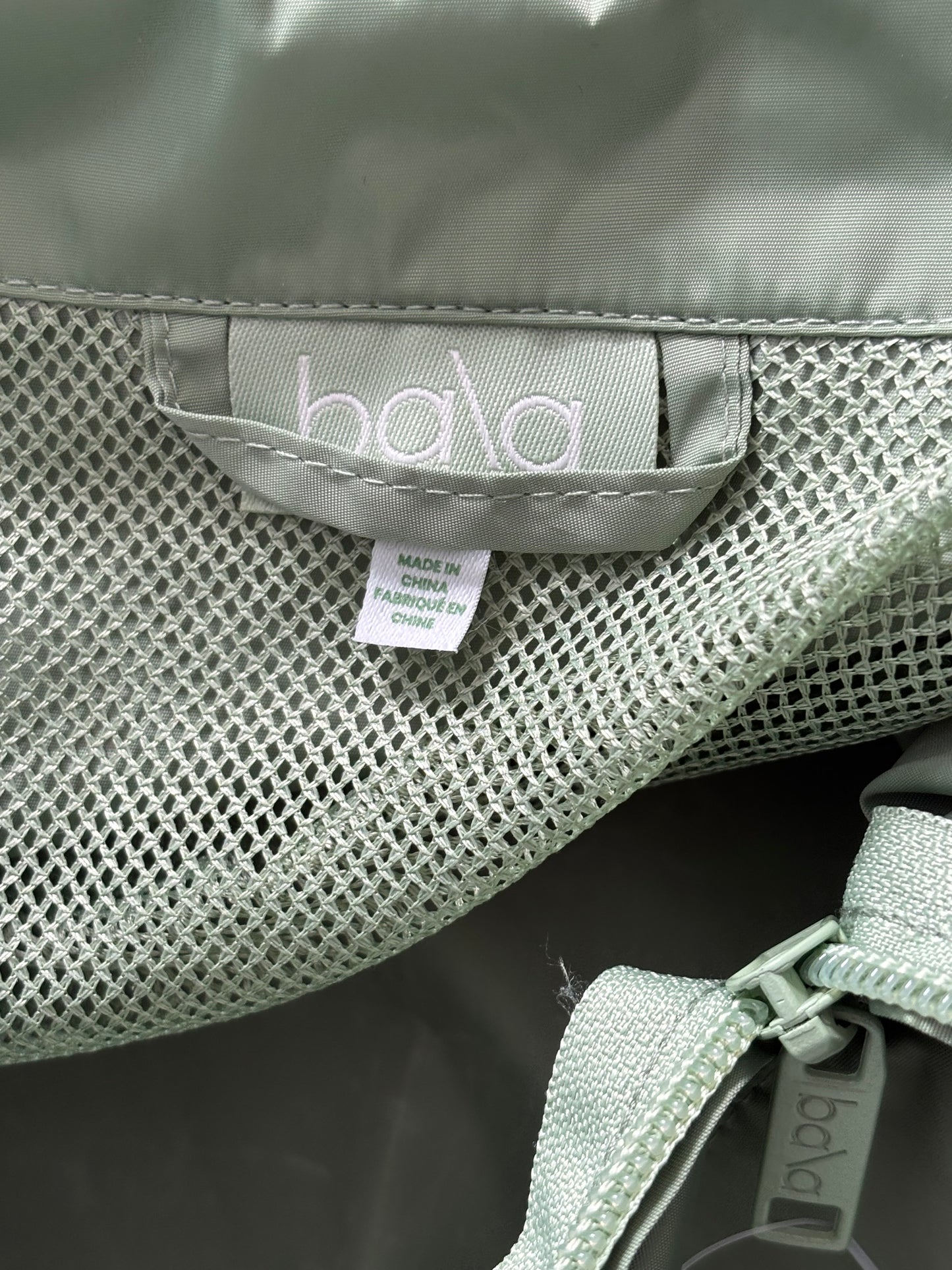 New BALA Breakaway Half-Zip Windbreaker Jacket in Sage Green Size S/M