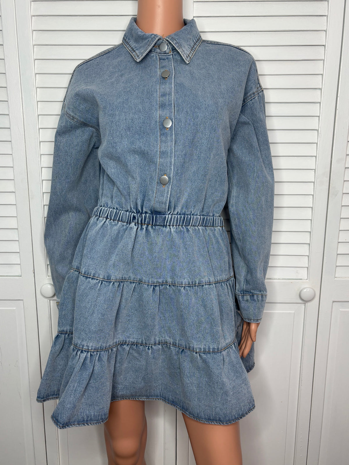New LE LIS Light Blue Darlene Denim Dress Size Small