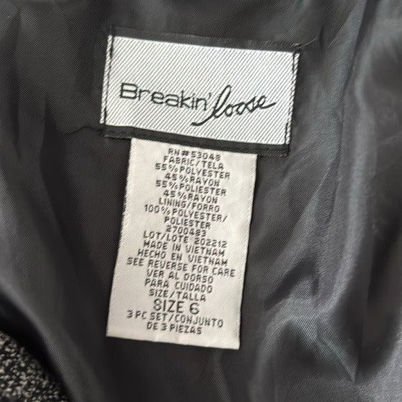 BREAKIN’ LOOSE Gray Tweed Blazer and Skirt Suit Size 6
