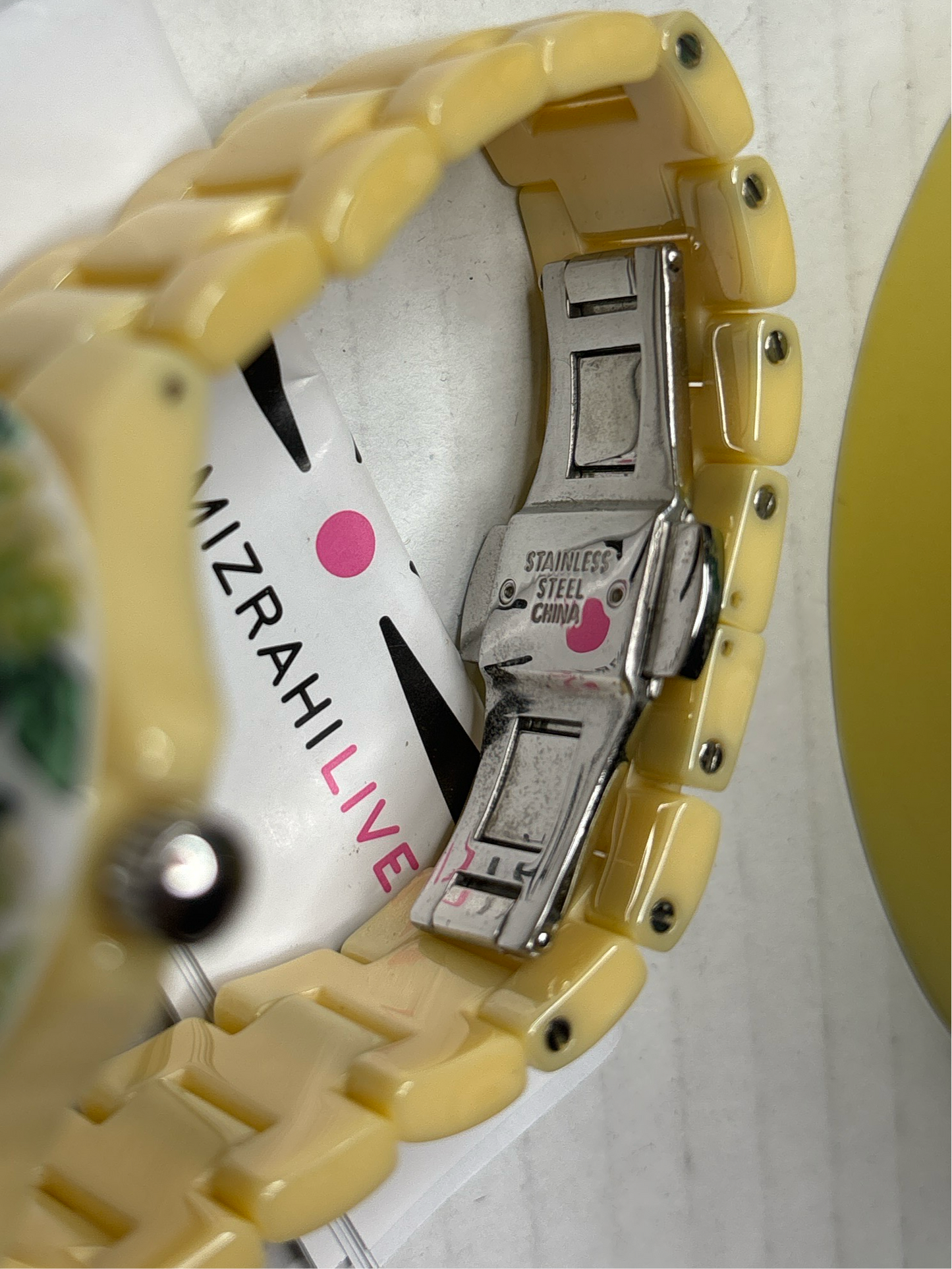 ISAAC MIZRAHI LIVE Yellow Ceramic Quartz Analog Watch