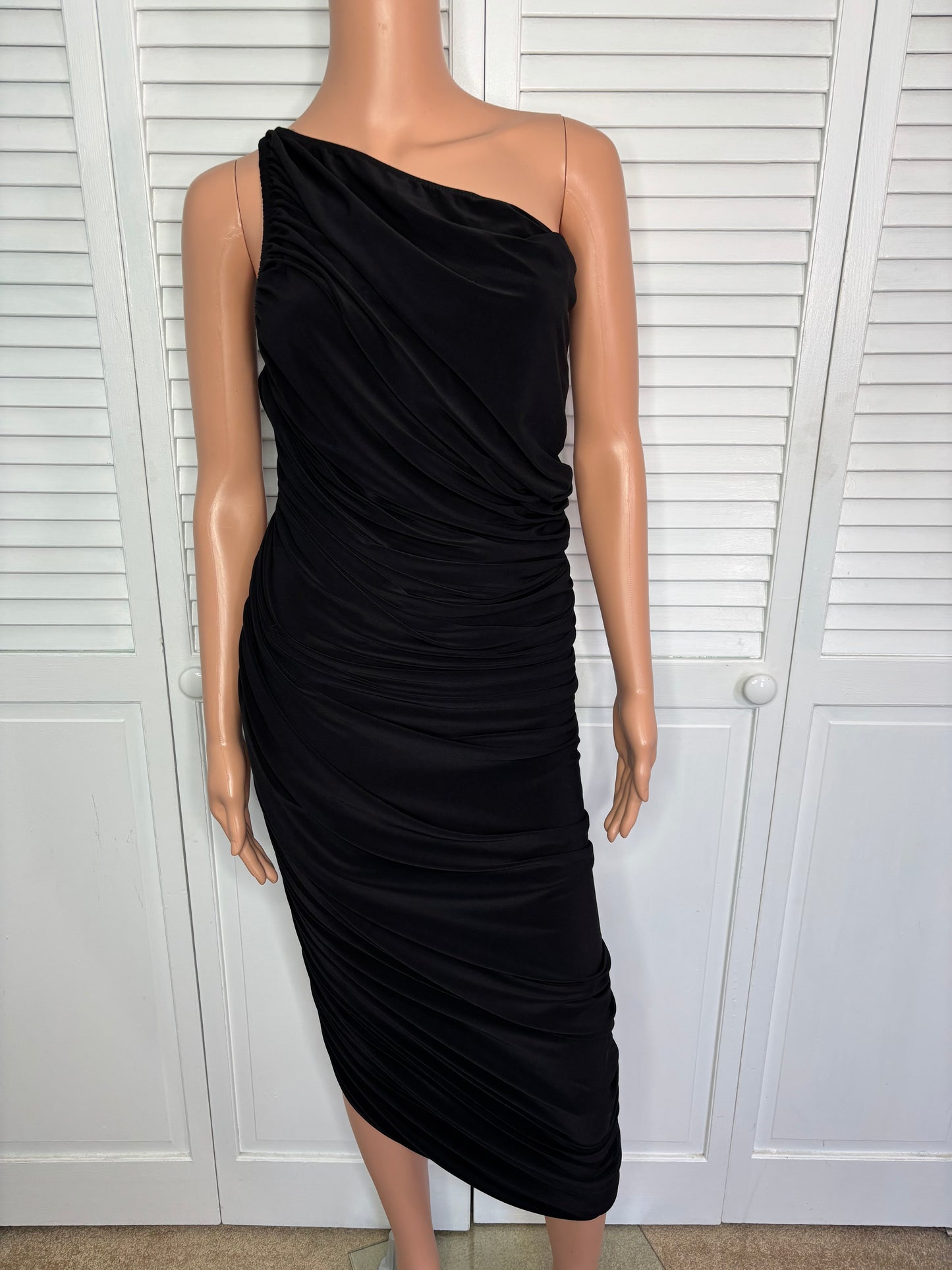 NORMA KAMALI Black One-Shoulder Ruched Midi Dress Size Medium