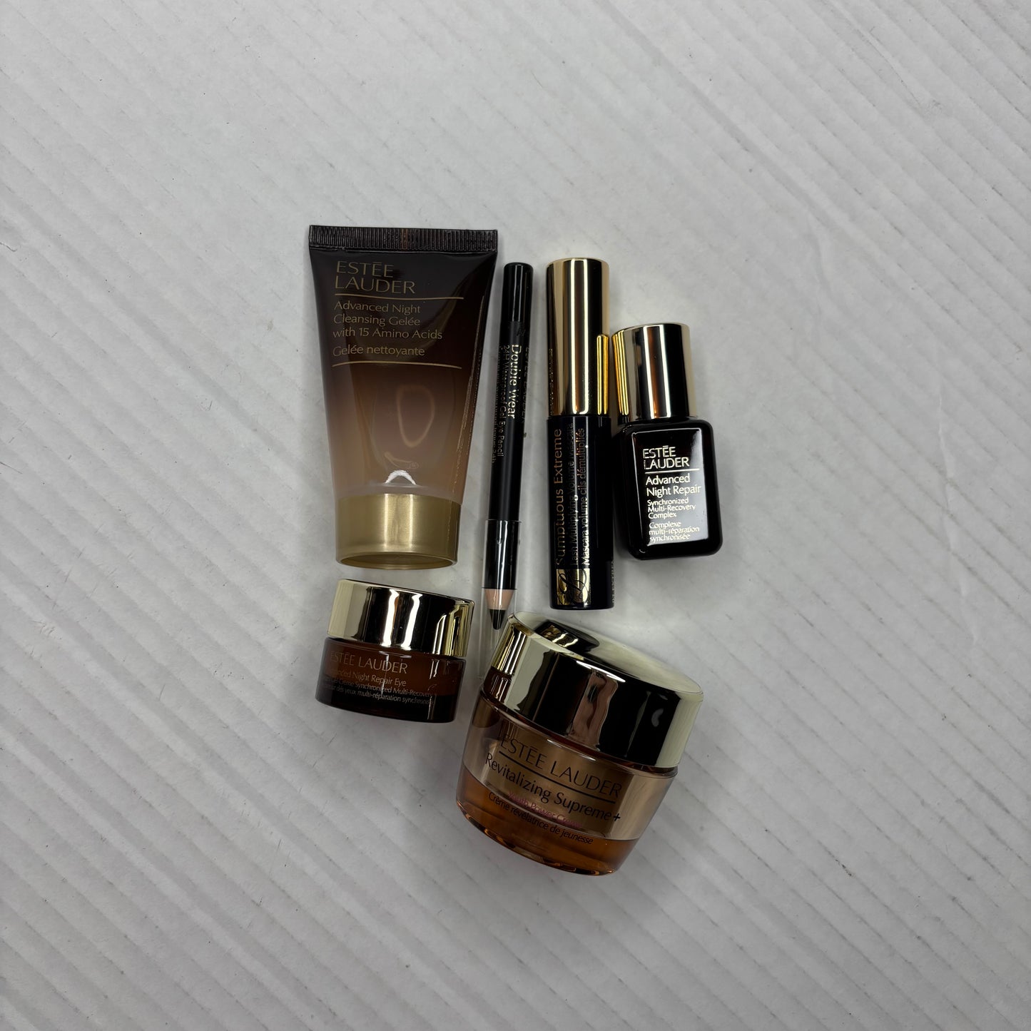 New Estée Lauder Deluxe 6-Piece Skincare & Makeup Gift Set