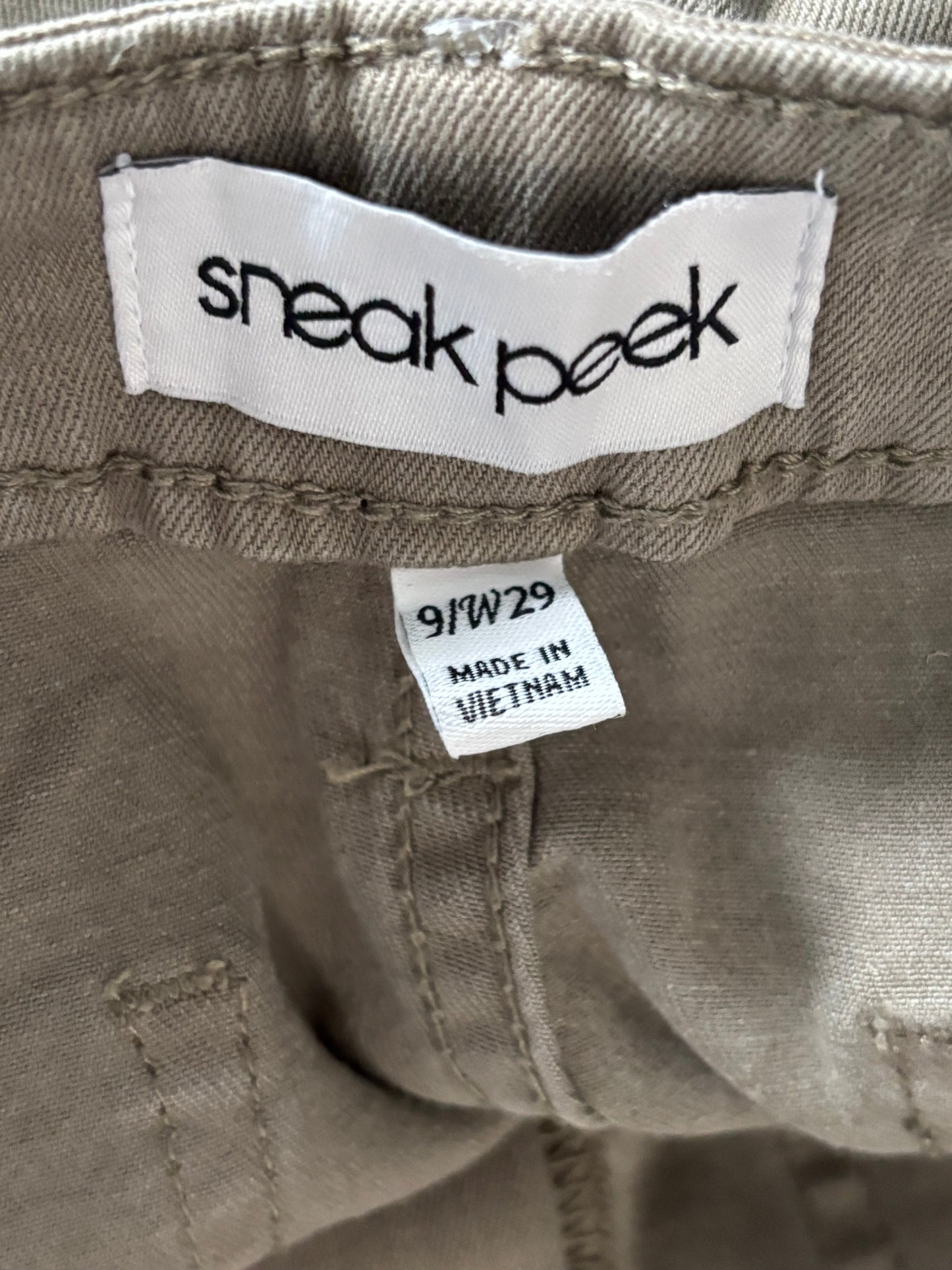 New SNEAK PEEK Green Mid Rise Cargo Pants Size 29