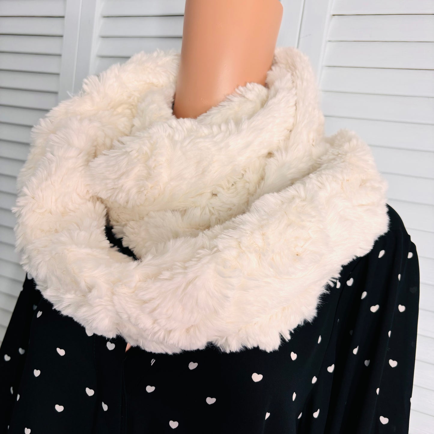 *NEW* LOFT Ivory Faux Fur Cowl Infinity Scarf