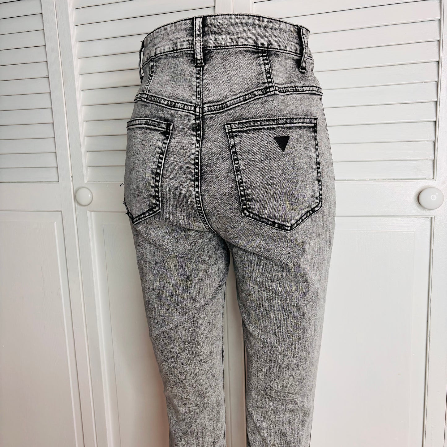 GUESS Bawa Gray Mom High Rise Jeans Size 29