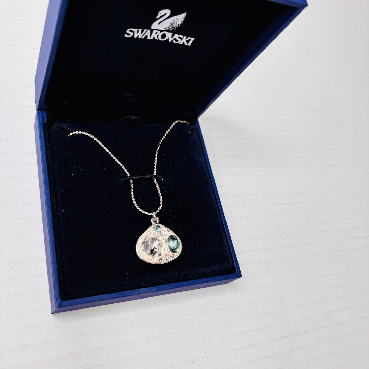 *NEW* SWAROVSKI Rhodium Plated Stone Crystal Silver Pendant Necklace