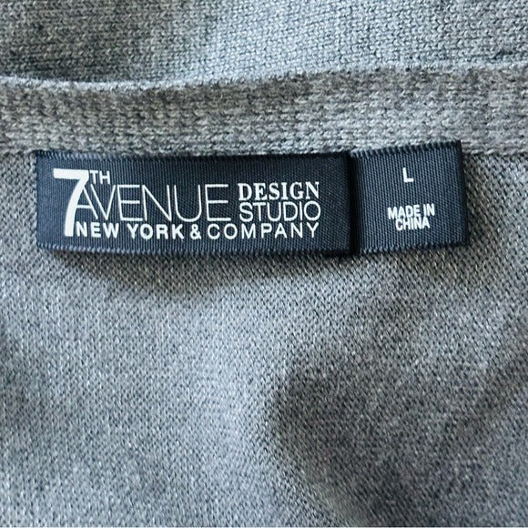 NEW YORK & COMPANY Gray Silver Studded Sweater Size Large