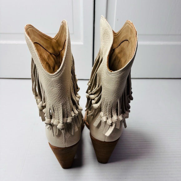 NEW ZODIAC Beige Leather Donna Fringe Boots Size 7.5