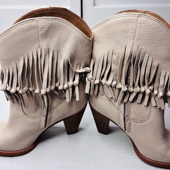 NEW ZODIAC Beige Leather Donna Fringe Boots Size 7.5