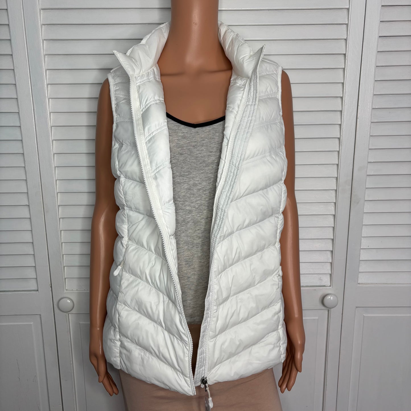 New 32 DEGREES Heat Lightweight Recycled Puffer Vest IN White Size Large