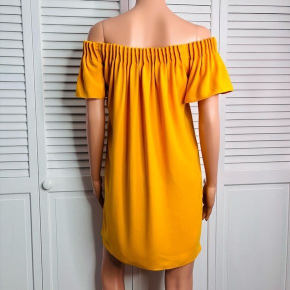 *NEW* TRINA TURK Exceptional Off-The-Shoulder Gold Mini Dress Size XS