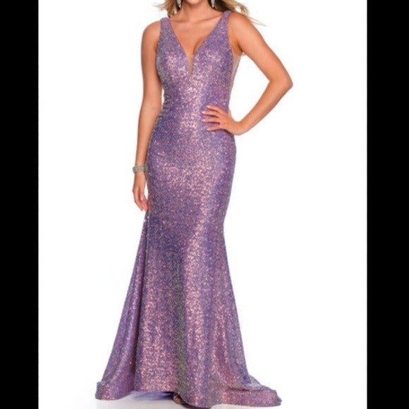 New DAVE & JOHNNY Low V-neckline Sequin Long Fitted Dress in Lilac Size 15/16