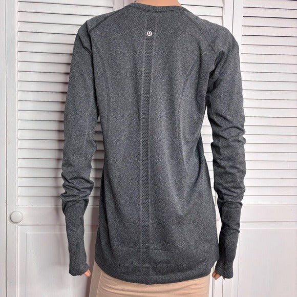 LULULEMON Swiftly Tech Shirt in Gray Size 6