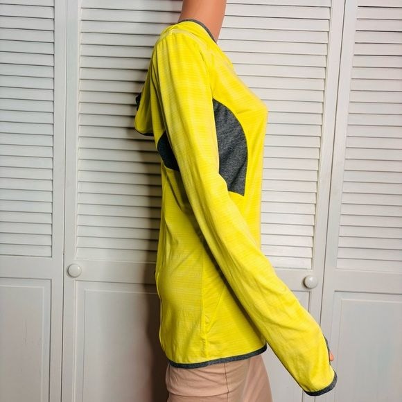 MONDETTA Neon Yellow Hooded Long Sleeve Lightweight Shirt Size Medium