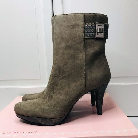 *NEW* BANDOLINO Calluno Gray Suede Heeled Boots Size 9