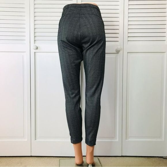 LYSSE Gray Textured Pull On Cropped Pants Size M *NEW*