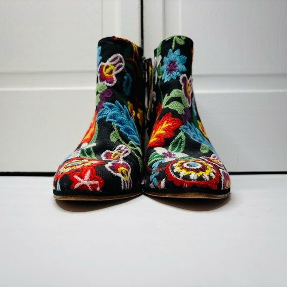 STUART WEITZMAN Pure Embroidered 90mm Multi Botanic Booties Size 7.5