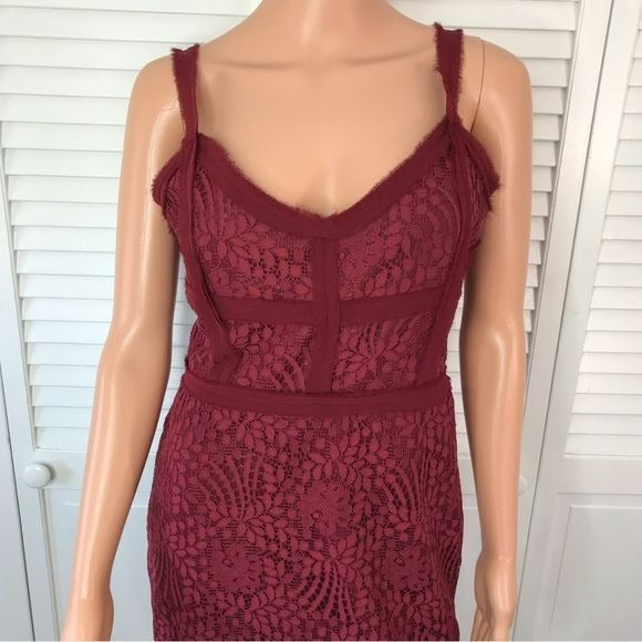 HEARTLOOM Mya Crimson Lace Dress Size M *NEW*