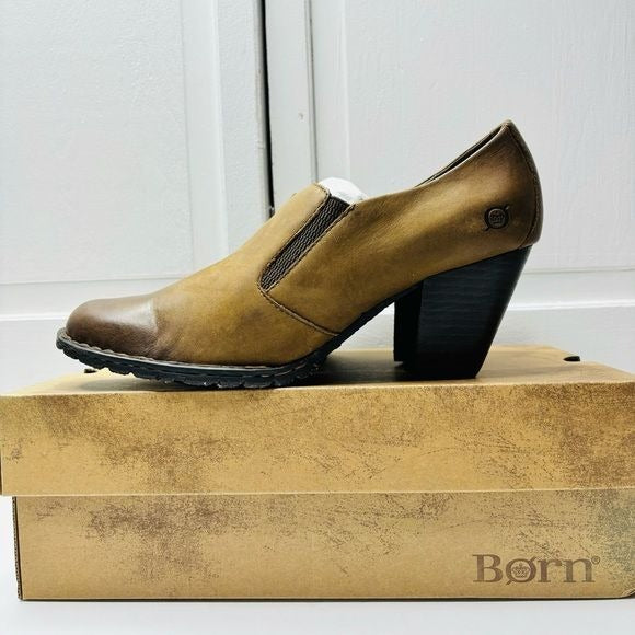 *NEW* BORN Gertrude Brown Mudd Block Heel Shoes Size 9