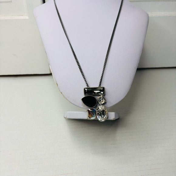 TOUCHSTONE CRYSTAL Swarovski Crystal Necklace