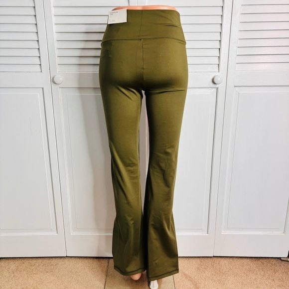 *NEW* AMERICAN EAGLE The Everything High-Waisted Green Flare Legging Size Small