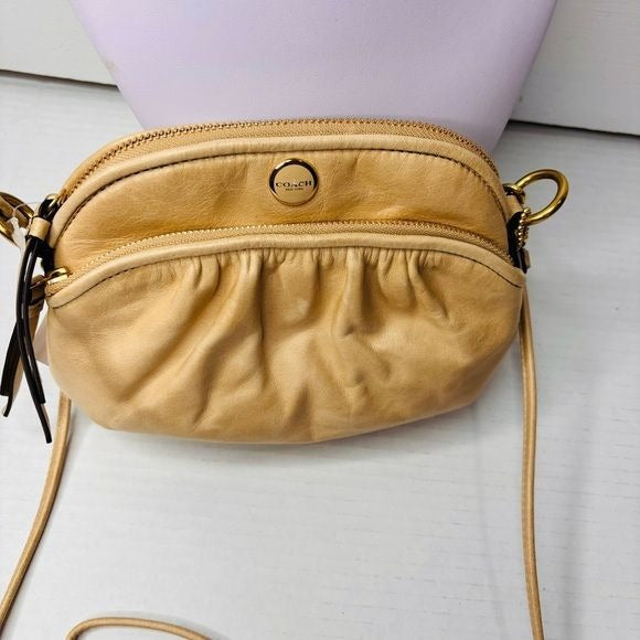 *NEW* COACH Poppy Sand Leather Little Gem Crossbody Bag