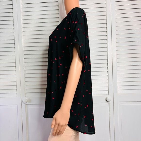 *NEW* MAURICES Geneva Heart Print Zipper Neck Blouse Size XXL