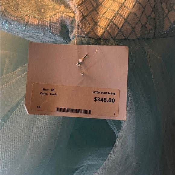 New ALYCE Sky Blue Tiered Tulle Ball Gown in Hush Size 00