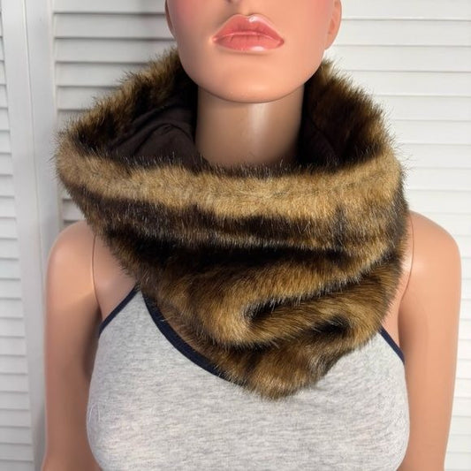 NEW YORK & COMPANY Brown Faux Fur Neck Warmer