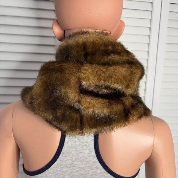 NEW YORK & COMPANY Brown Faux Fur Neck Warmer