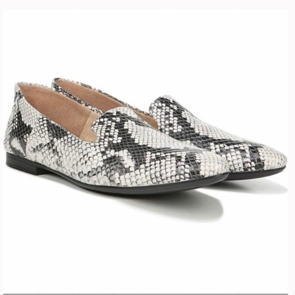 New NATURALIZER Lorna Loafers Flats in Alabaster Snake Print Size 8