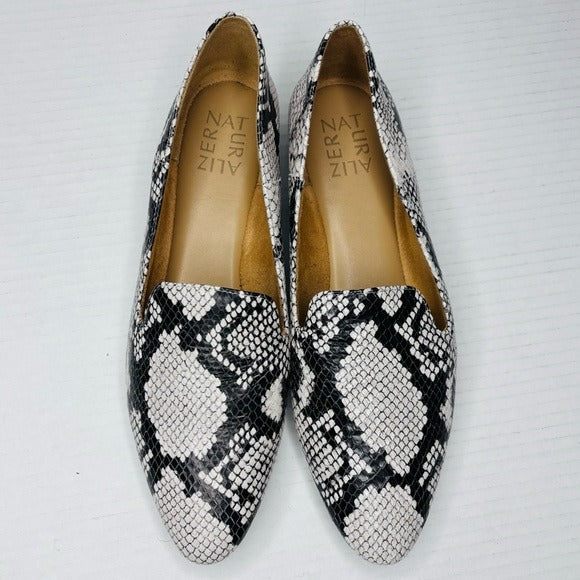 New NATURALIZER Lorna Loafers Flats in Alabaster Snake Print Size 8