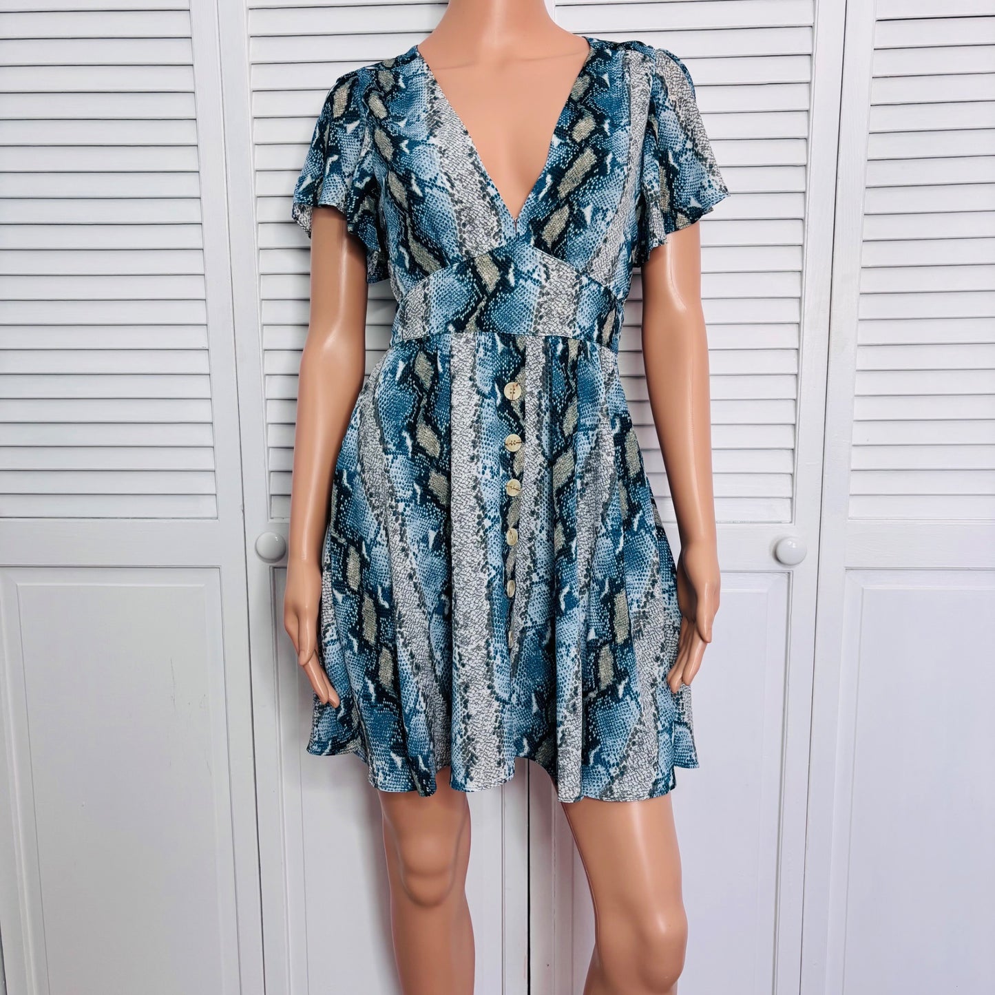 NEW BUDDY LOVE Alba Snakeskin Print Aquamarine Ruffled Dress Size XS
