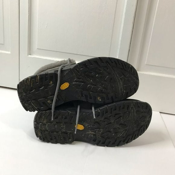 UGG Gray Black Adirondack Boots Size 6
