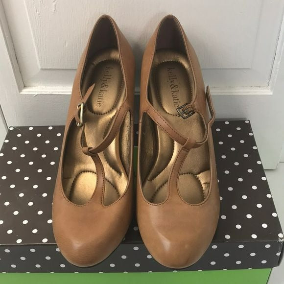 KELLY & KATIE Tan KK Brenda Heels Size 8.5