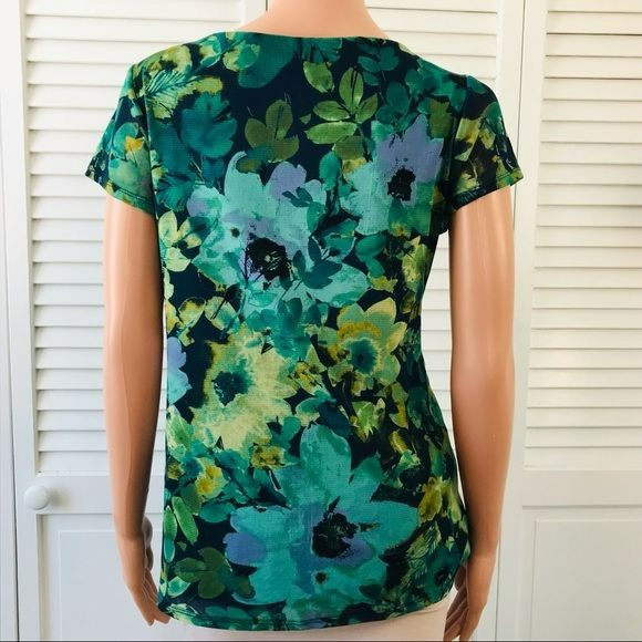AXCESS Green Floral V-Neck Short Sleeve Blouse Size M