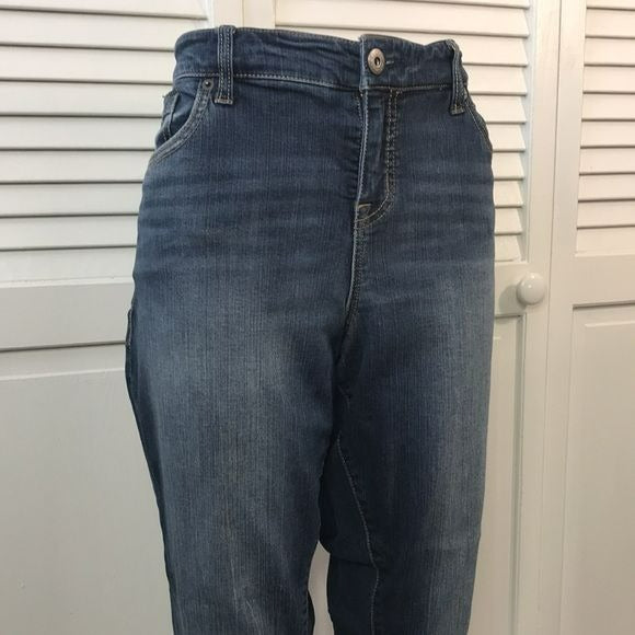 TORRID Premium Boyfriend Raw Hem Jeans Size 18