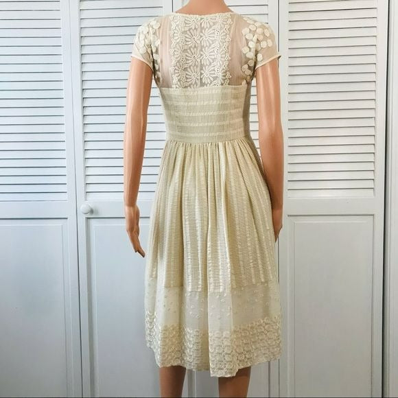 MOULINETTE SOEURS By Anthropologie Cream Short Sleeve Dress Size 4