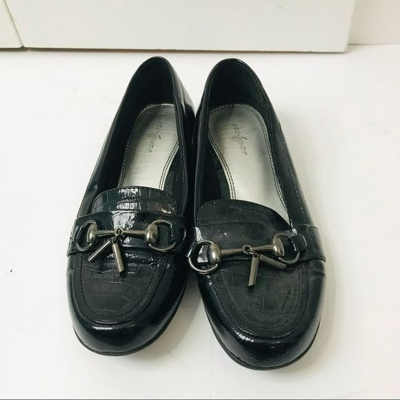 JACLYN SMITH Black Loafers Size 6M