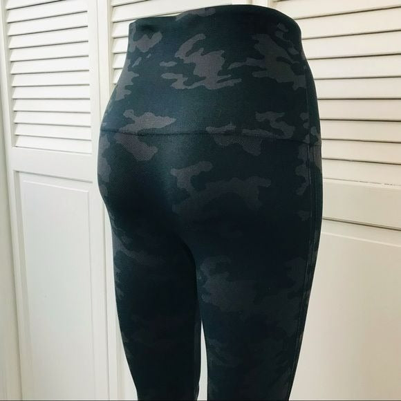 SPANX Green Camouflage Leggings Size L
