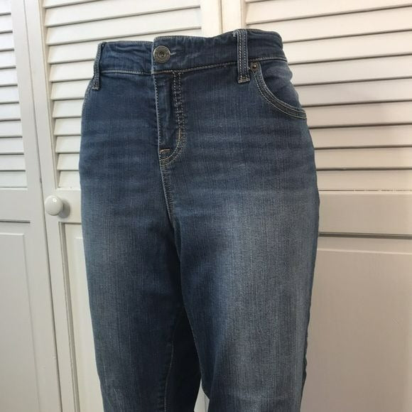 TORRID Premium Boyfriend Raw Hem Jeans Size 18