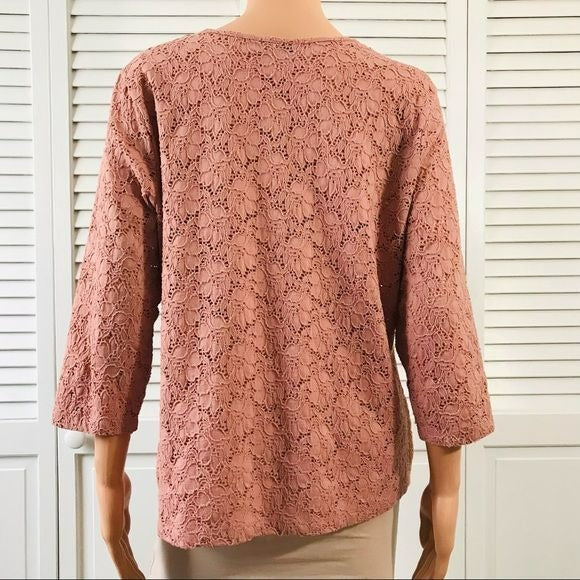 D & CO. Denim + Company Pink Scoop Neck Lace Shirt Size M