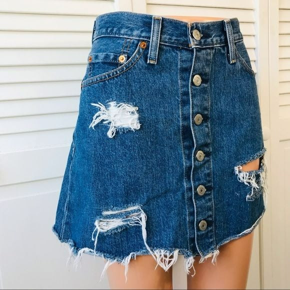 LEVI’S Blue Distressed Jean Skirt Size 26