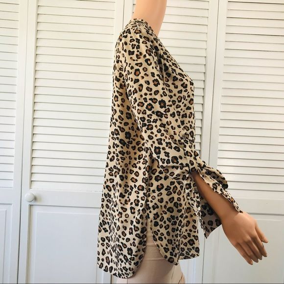 LORD & TAYLOR Tan Cheetah Print V-Neck Blouse Size S