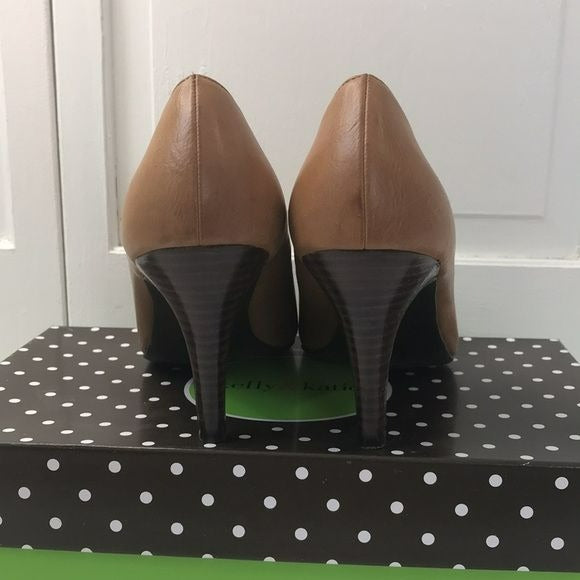 KELLY & KATIE Tan KK Brenda Heels Size 8.5