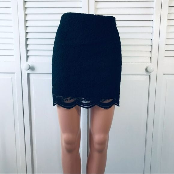 BB DAKOTA Black Lace Mini Skirt Size 4